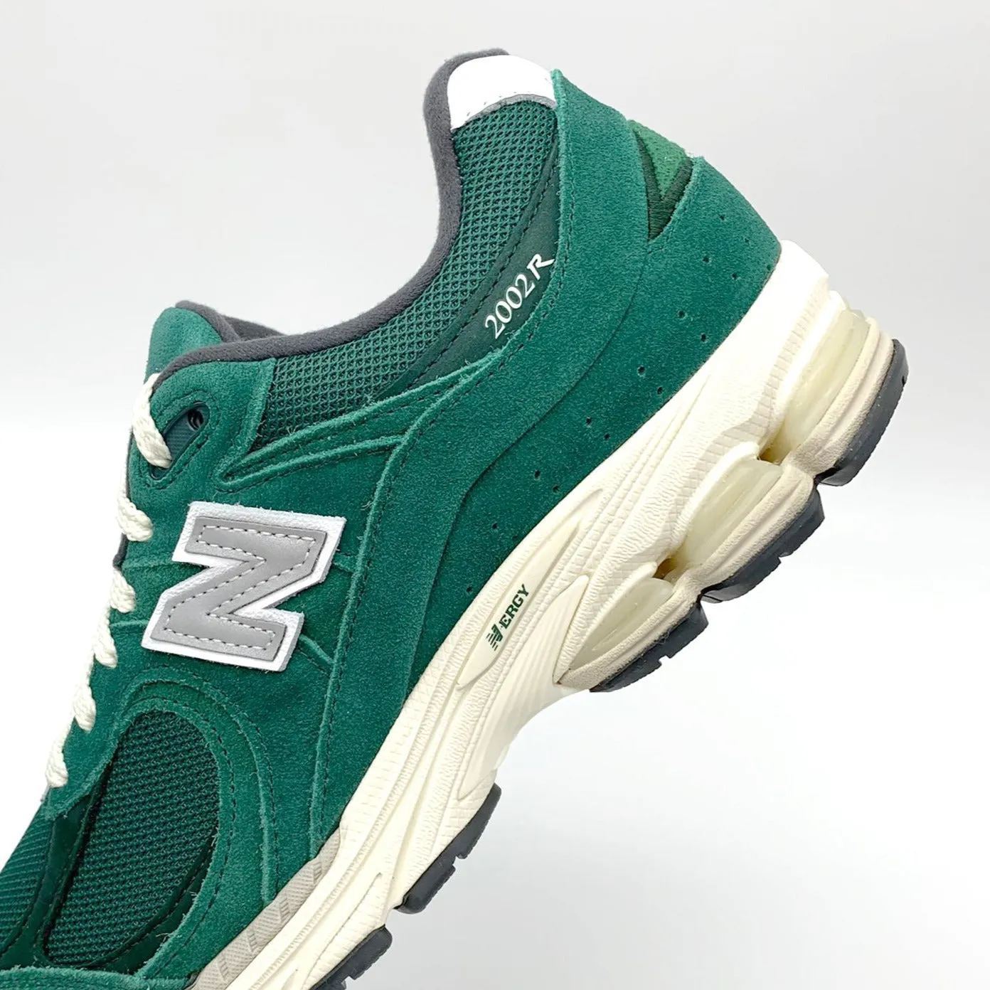 New Balance 2002R Nightwatch Green